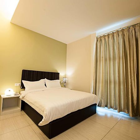 Seven Hotel Putatan Kültér fotó