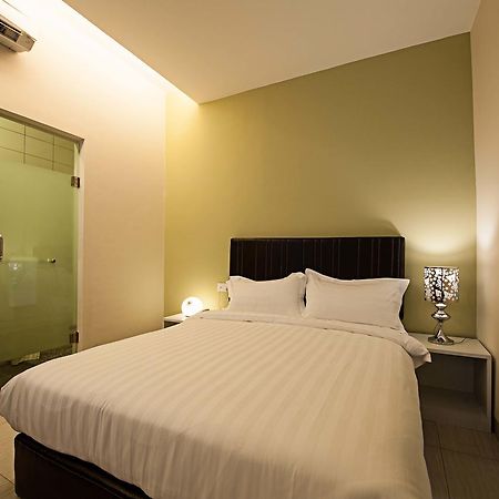 Seven Hotel Putatan Kültér fotó