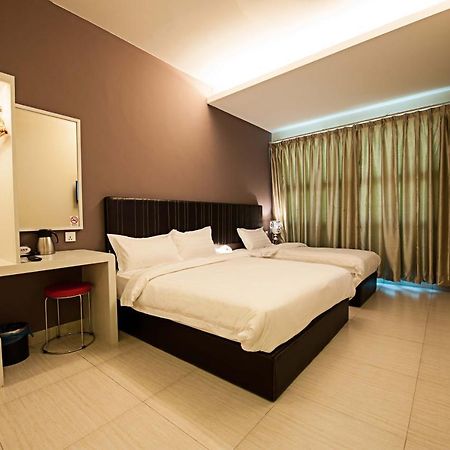 Seven Hotel Putatan Kültér fotó