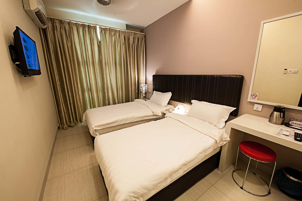 Seven Hotel Putatan Kültér fotó