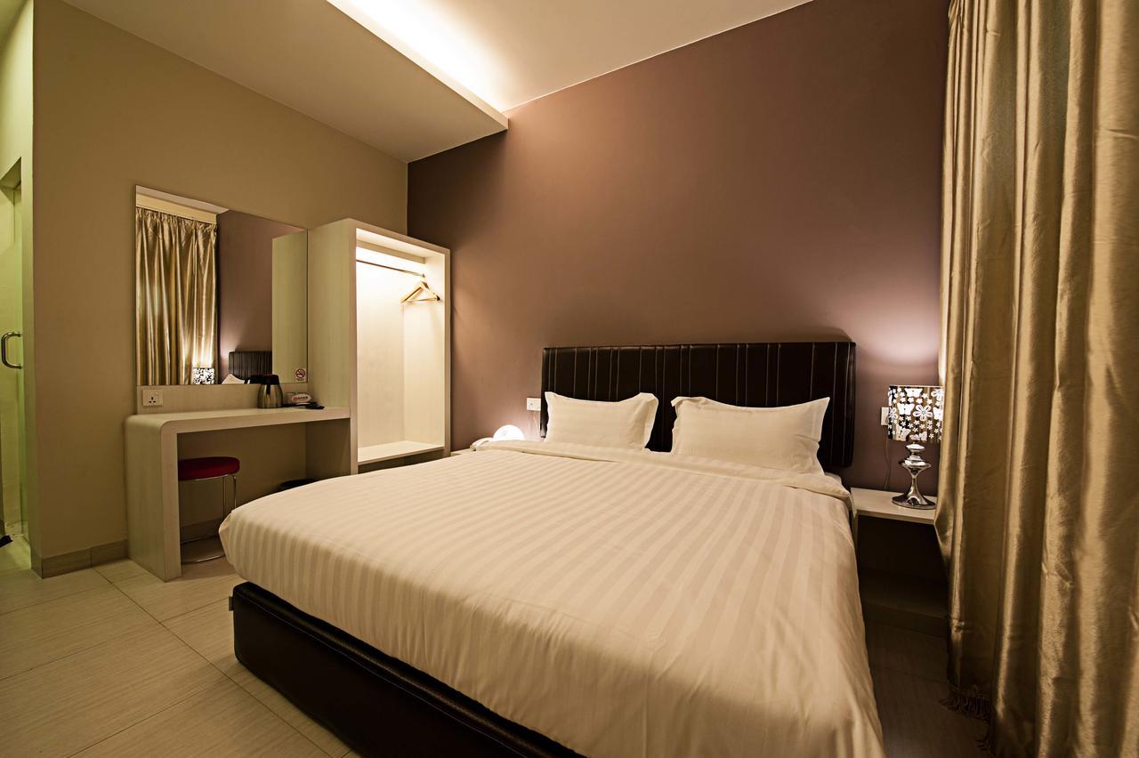 Seven Hotel Putatan Kültér fotó