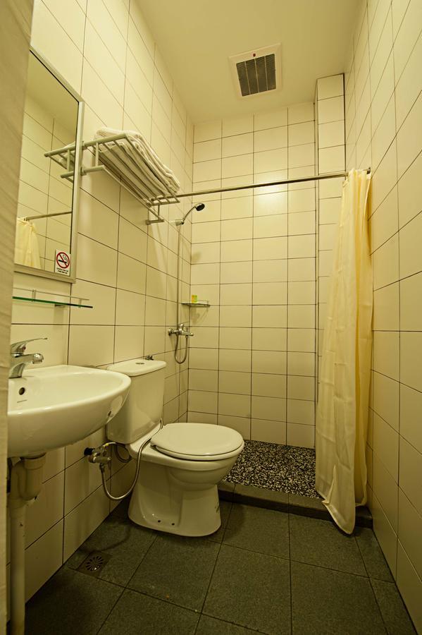 Seven Hotel Putatan Kültér fotó