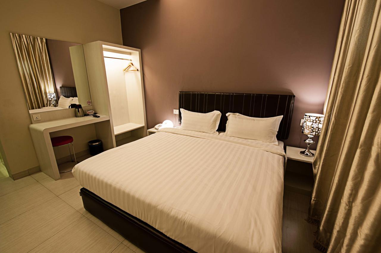 Seven Hotel Putatan Kültér fotó