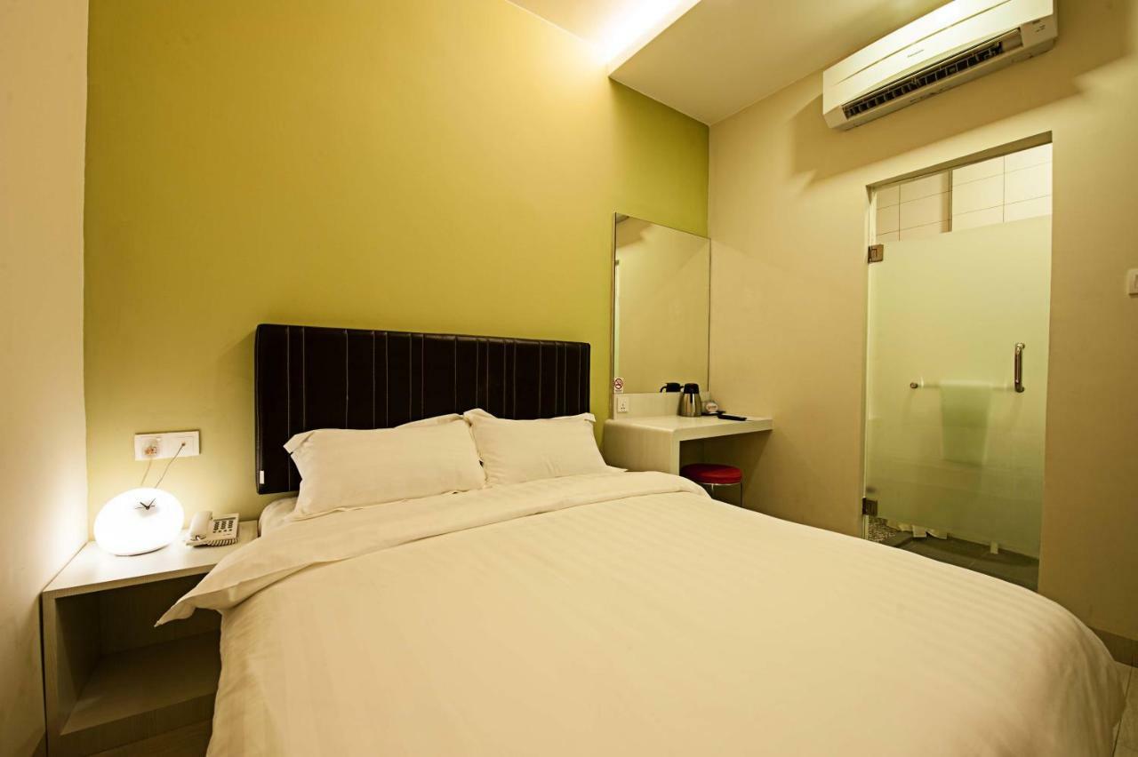 Seven Hotel Putatan Kültér fotó