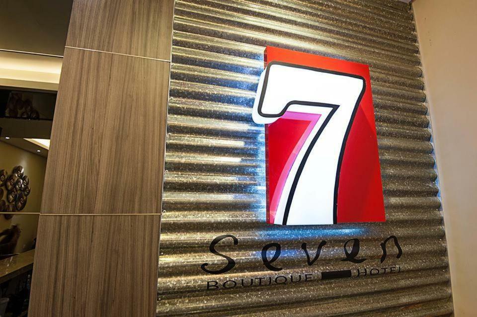Seven Hotel Putatan Kültér fotó